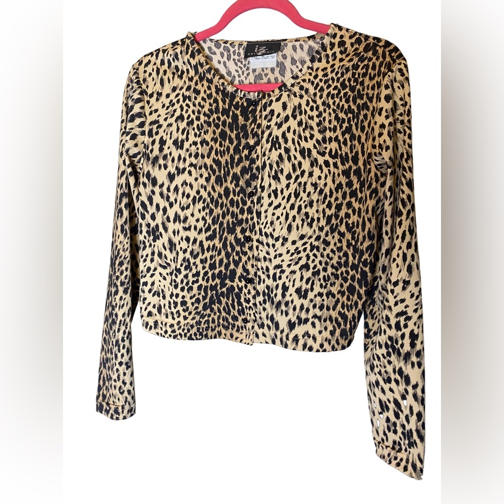 Long sleeve crop top with buttons